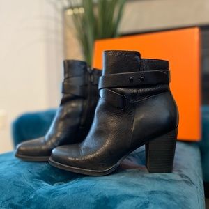 Arturo Chiang booties